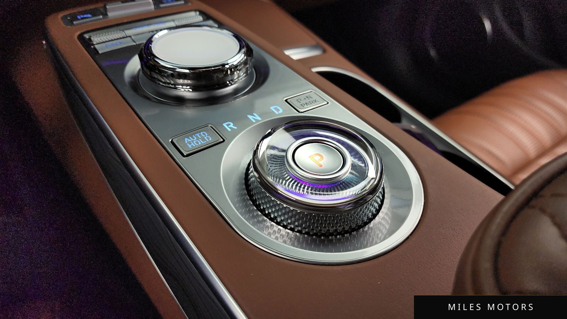 Genesis GV70 2023 — миниатюра 9