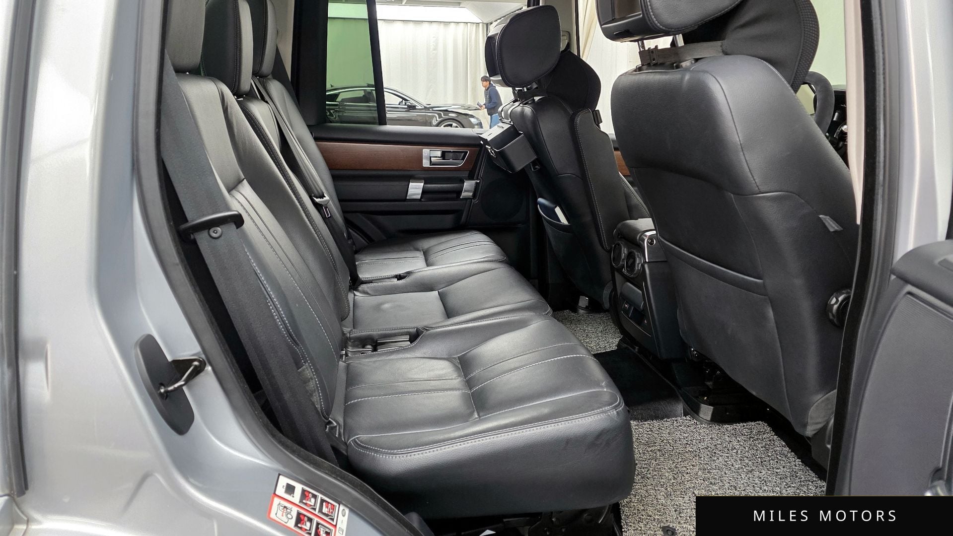 Land Rover Discovery 2016 — миниатюра 12
