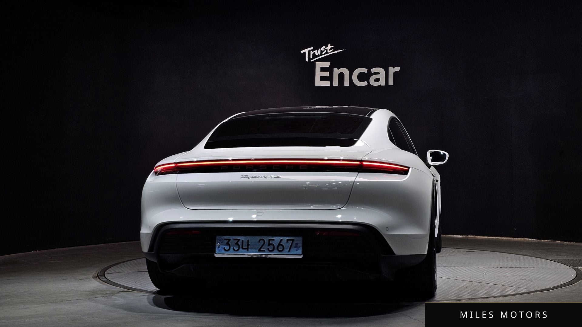 Porsche Taycan 2024 — миниатюра 4