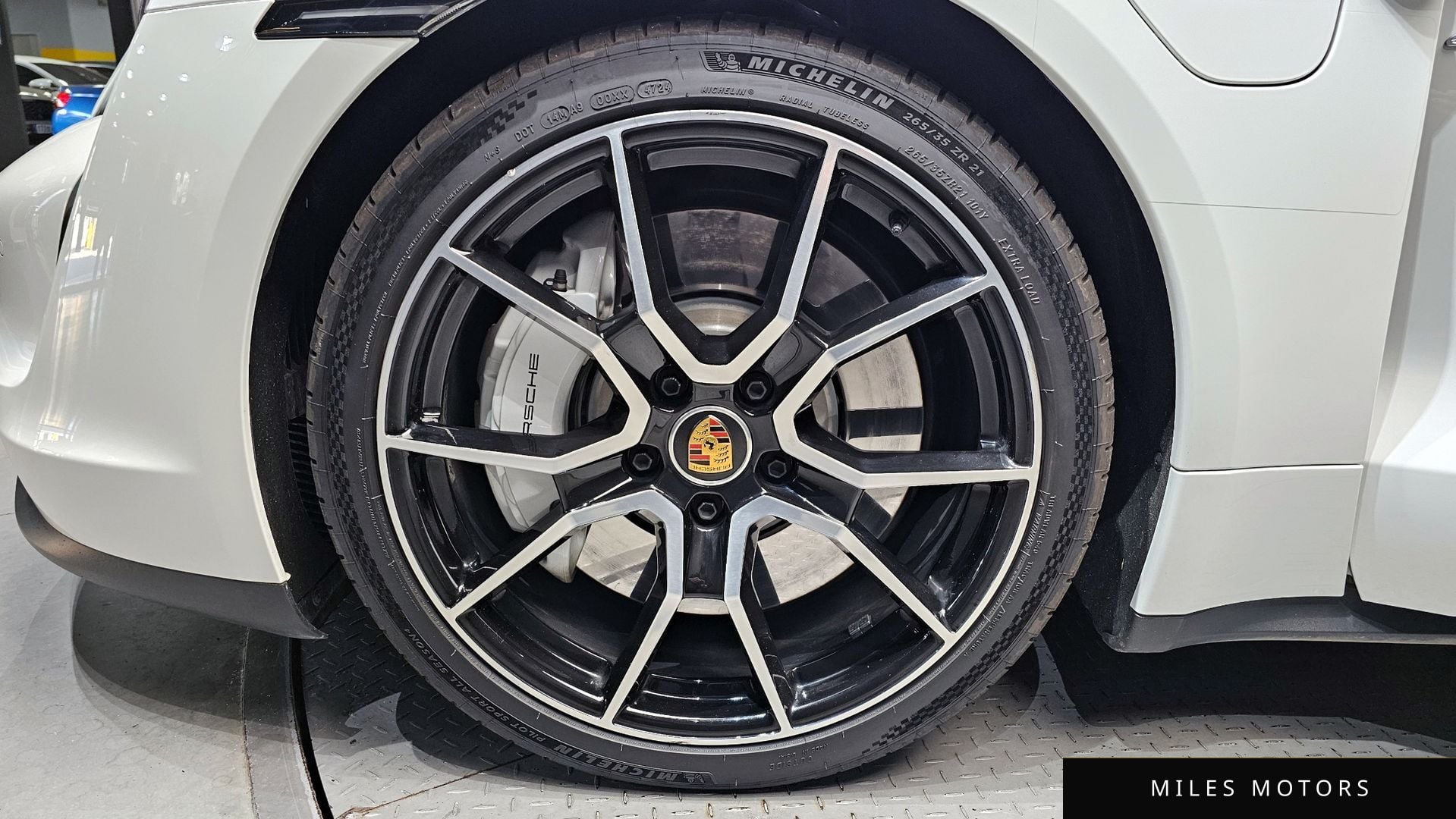 Porsche Taycan 2024 — миниатюра 5