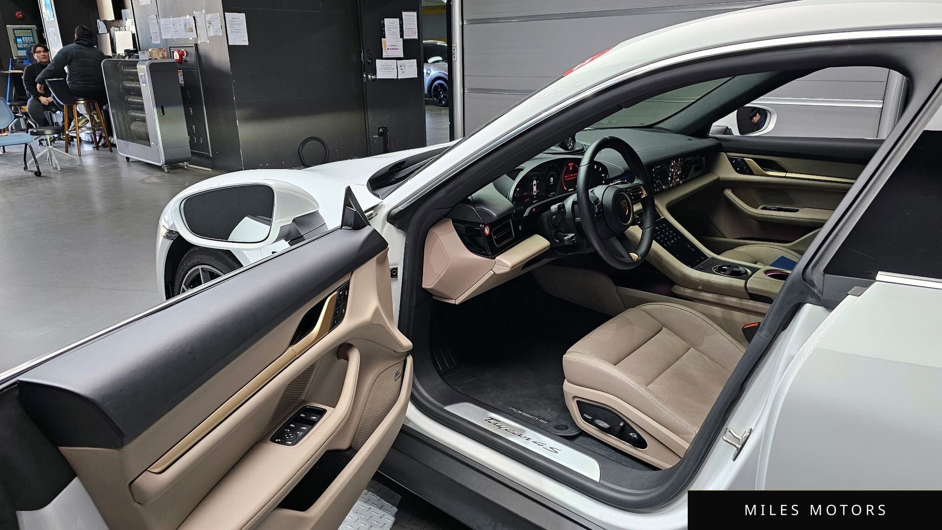 Porsche Taycan 2024 — миниатюра 10