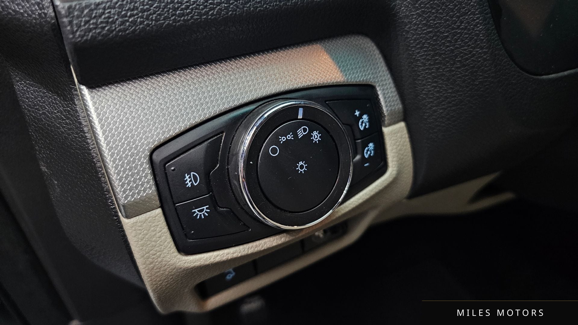 Ford Explorer 2015 — миниатюра 18