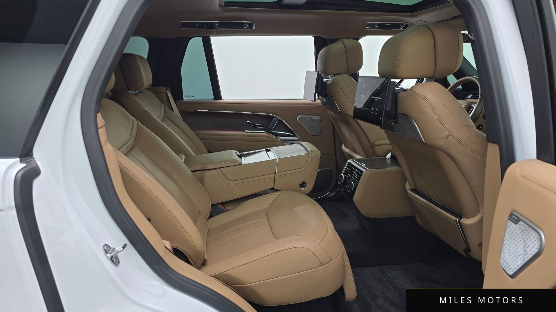 Land Rover Range Rover 2024 — миниатюра 12