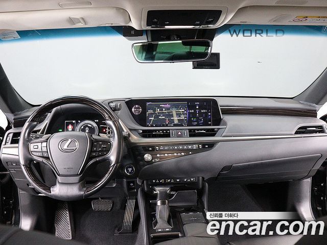 Лексус ES300h 2021 — миниатюра 15