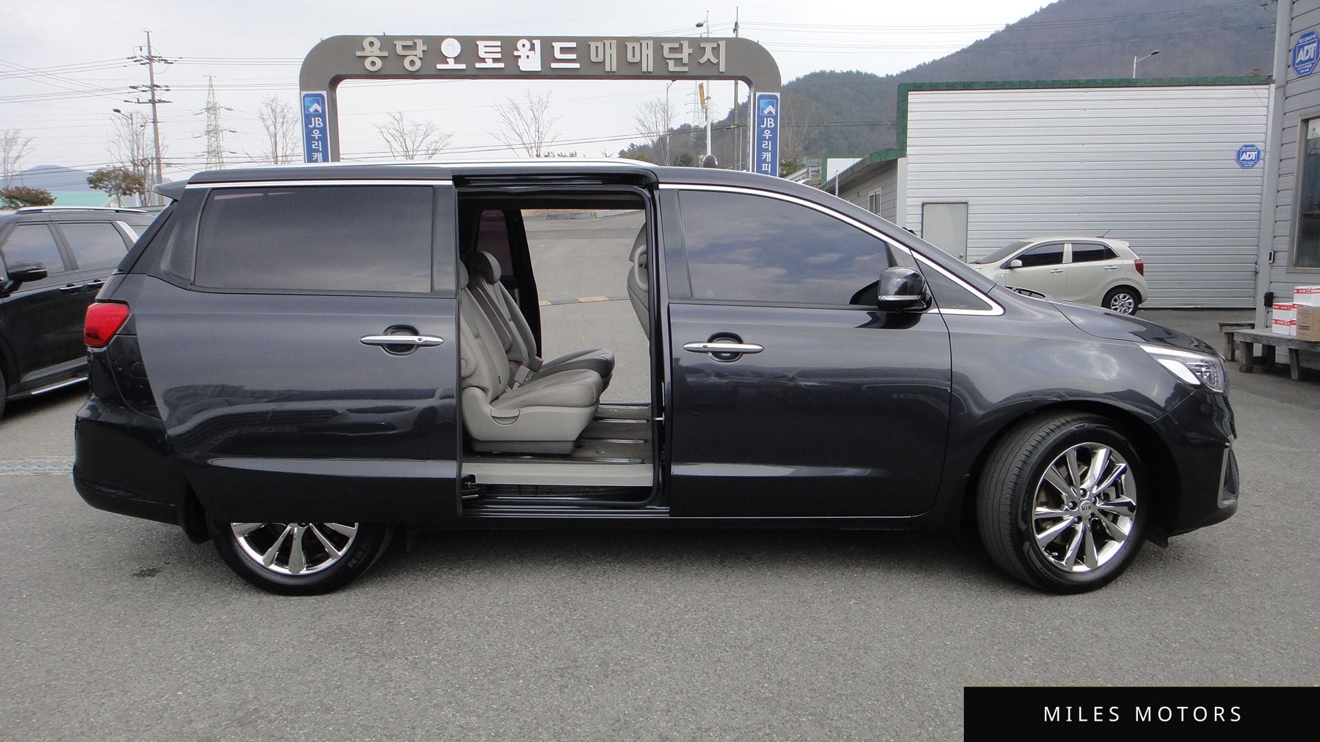 Kia Canival 2019 — миниатюра 8