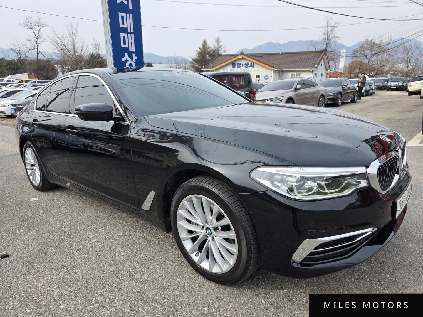 BMW 5 Series (G30) 2019 — миниатюра 3