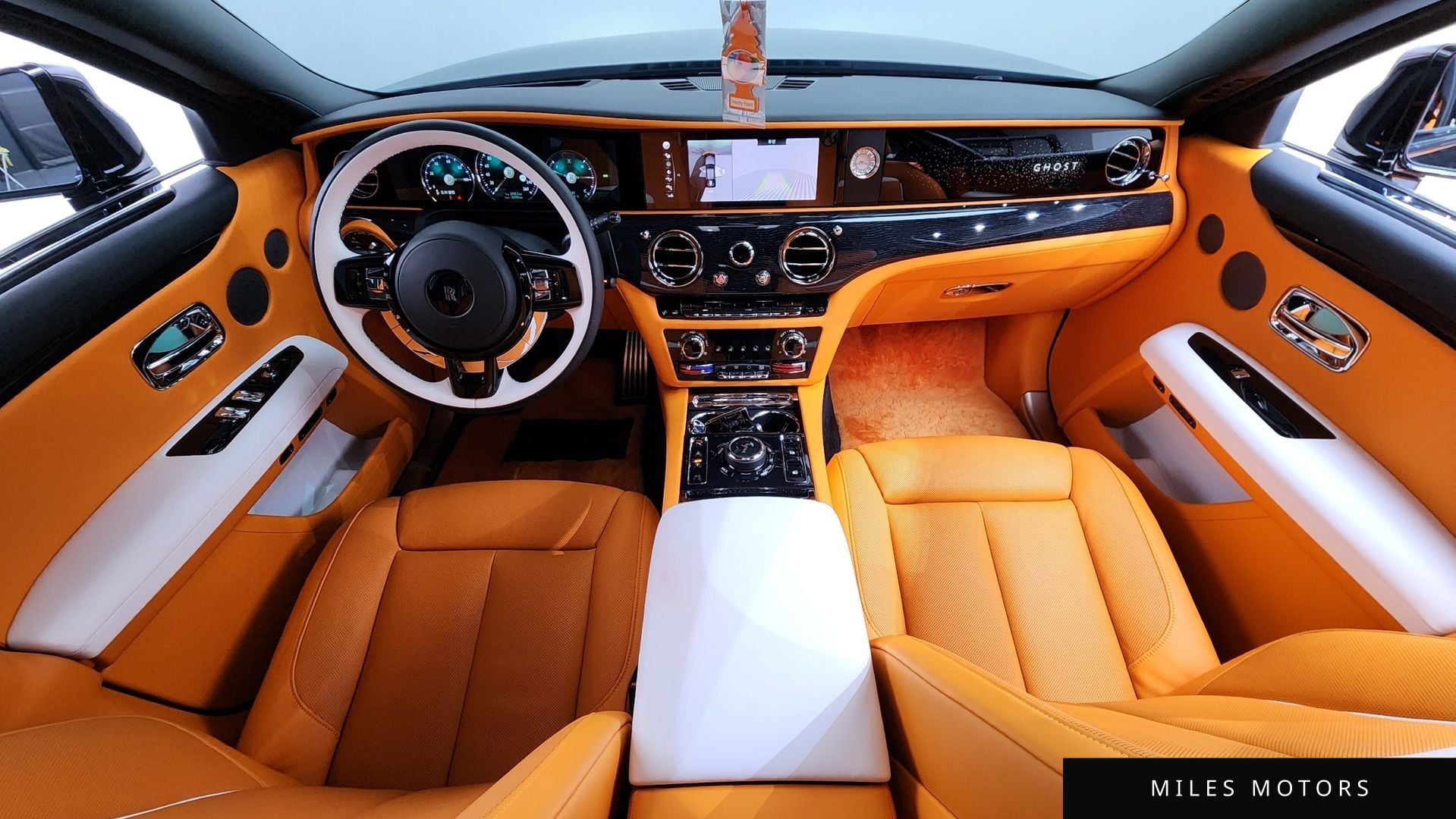 Rolls-Royce 고스트 2024 — миниатюра 7