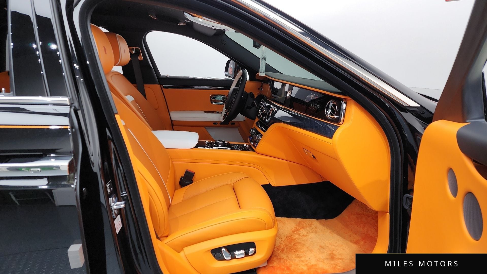Rolls-Royce 고스트 2024 — миниатюра 11
