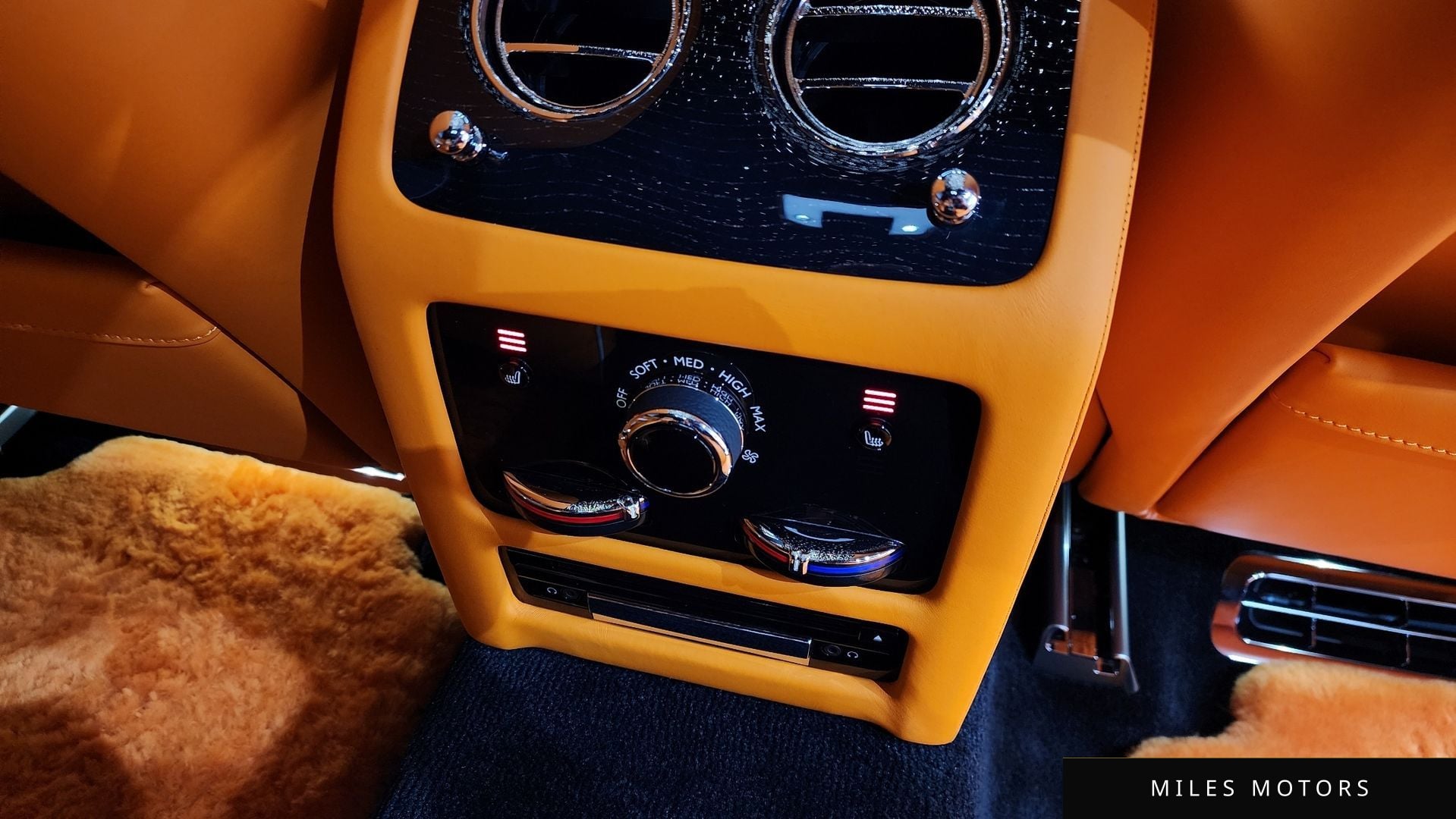Rolls-Royce 고스트 2024 — миниатюра 18