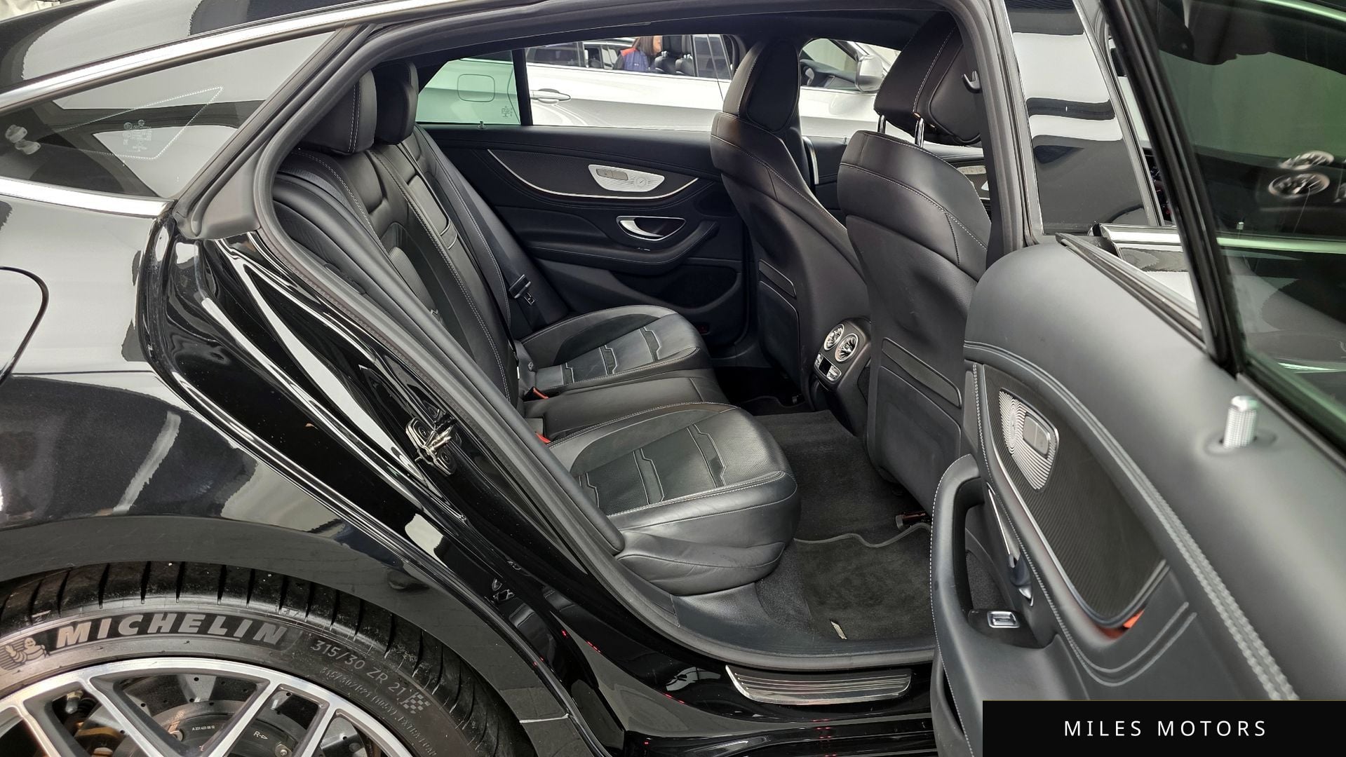 Mercedes-Benz AMG GT 2021 — миниатюра 12