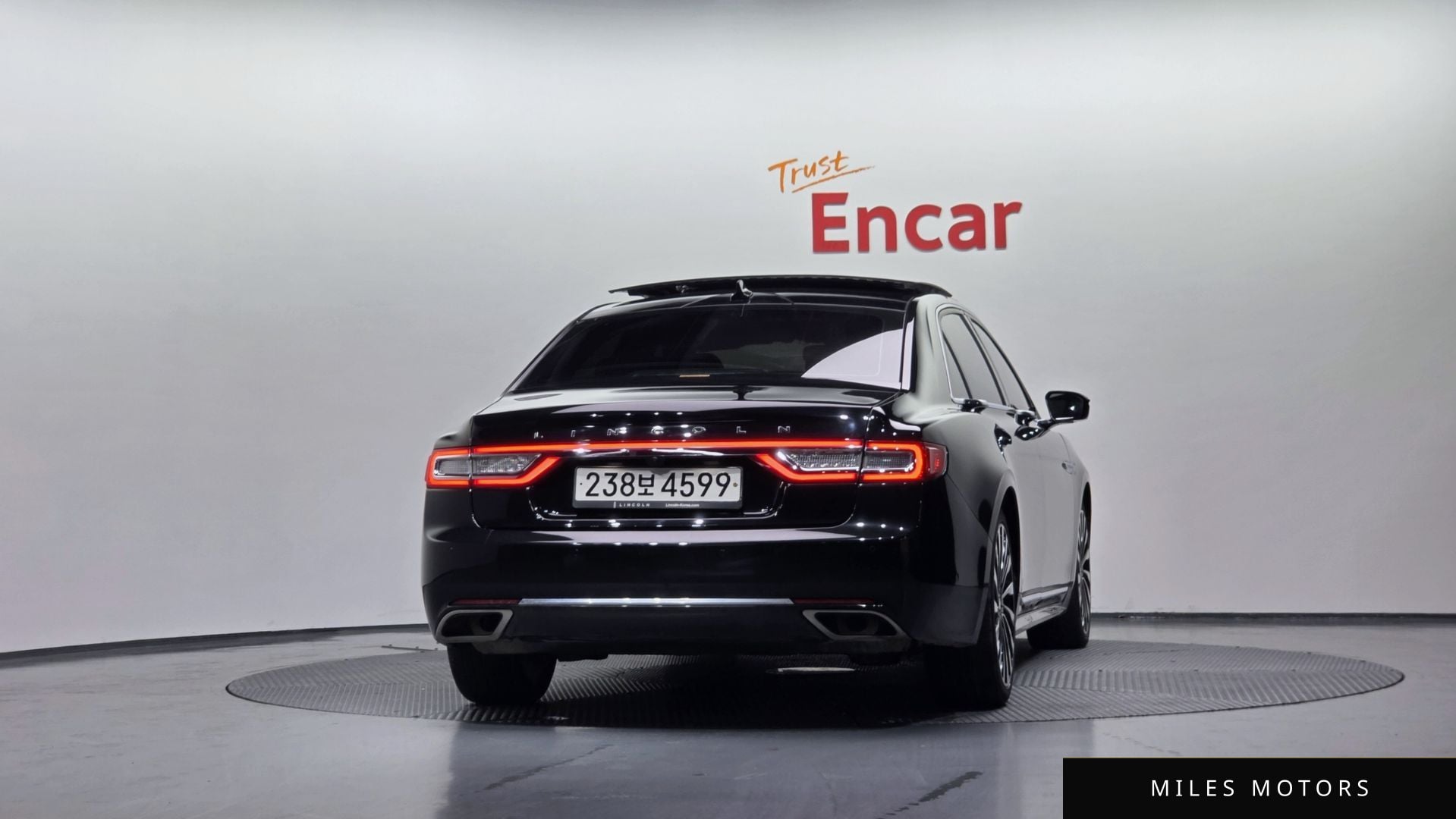 Lincoln Continental 2020 — миниатюра 3