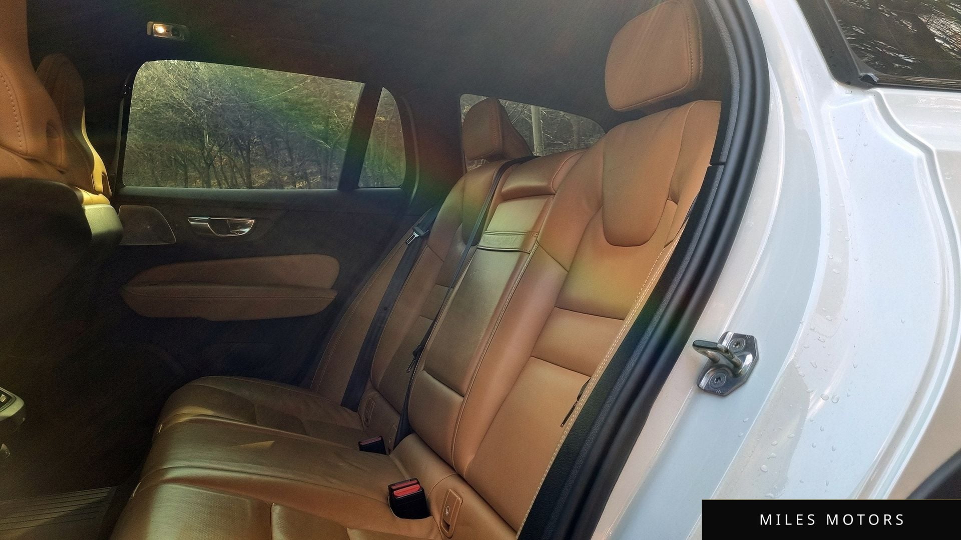 Volvo V60 2022 — миниатюра 11