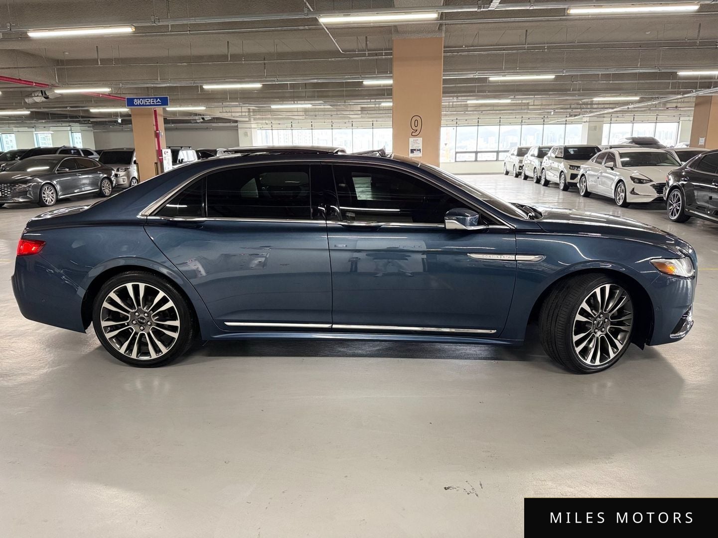 Lincoln Continental 2019 — миниатюра 2
