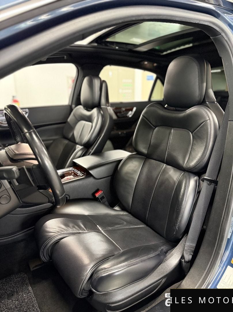 Lincoln Continental 2019 — миниатюра 10