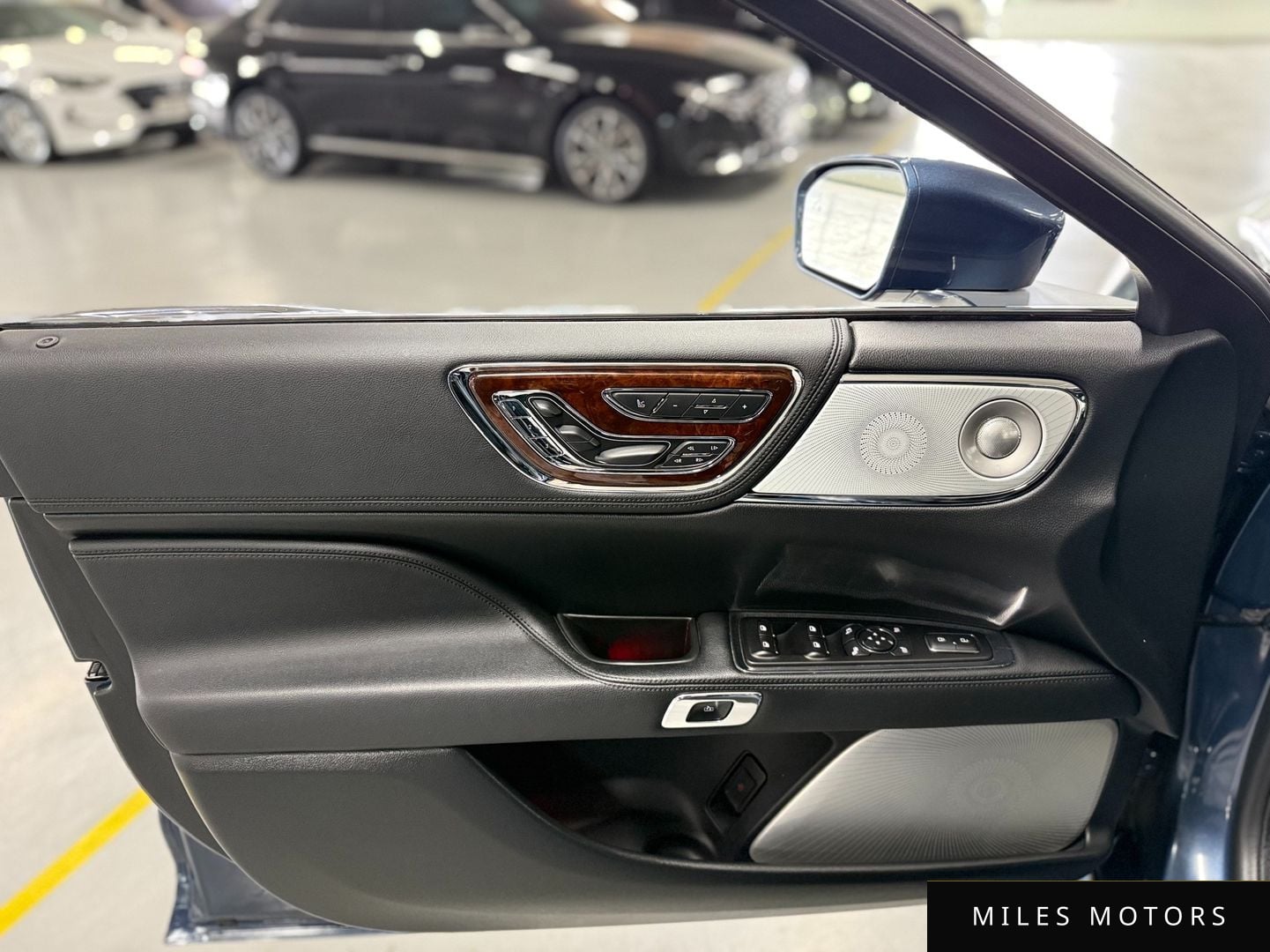 Lincoln Continental 2019 — миниатюра 13