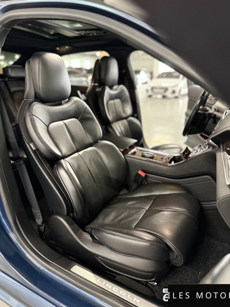 Lincoln Continental 2019 — миниатюра 15