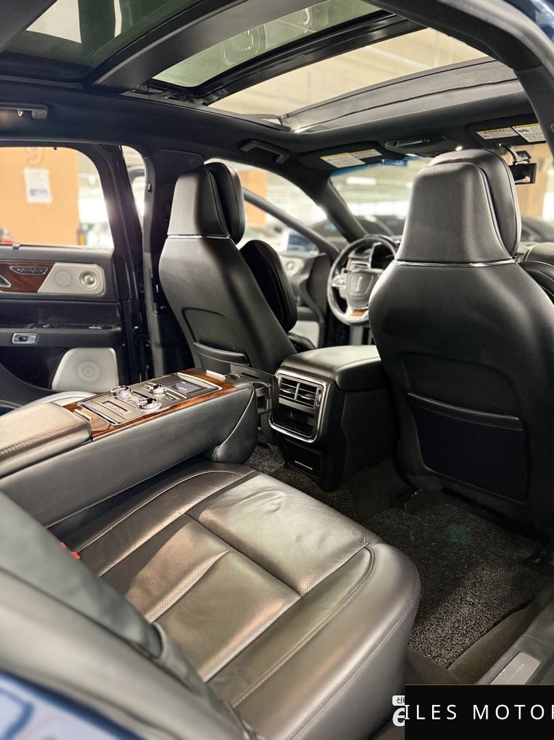 Lincoln Continental 2019 — миниатюра 16