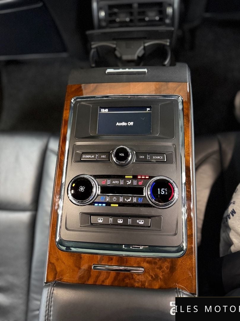 Lincoln Continental 2019 — миниатюра 17