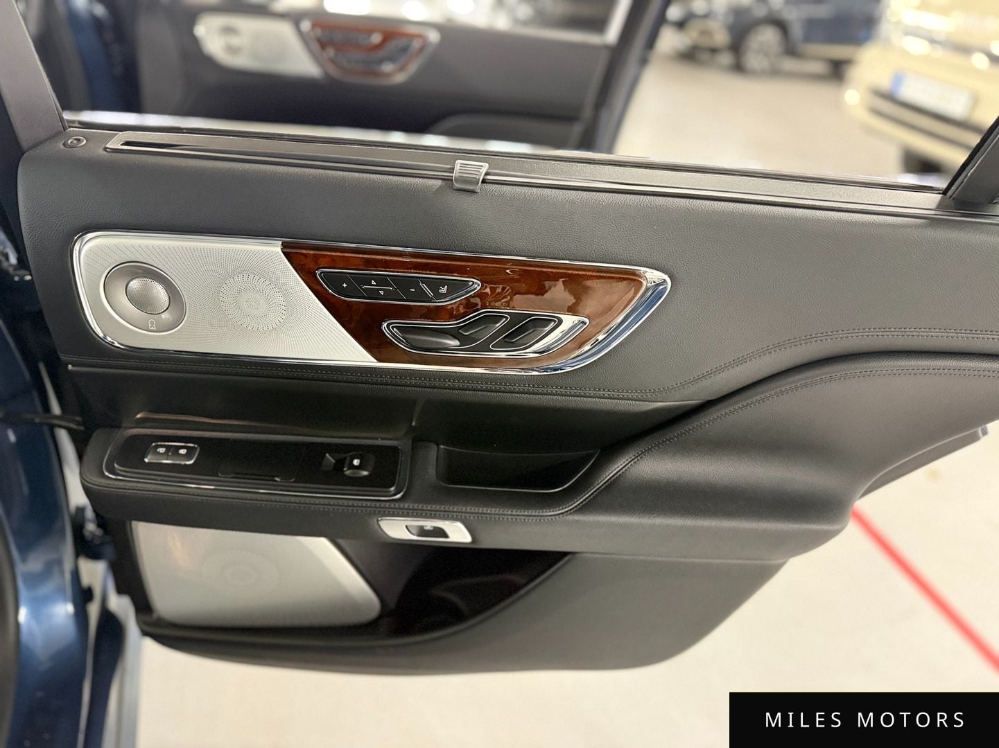 Lincoln Continental 2019 — миниатюра 18