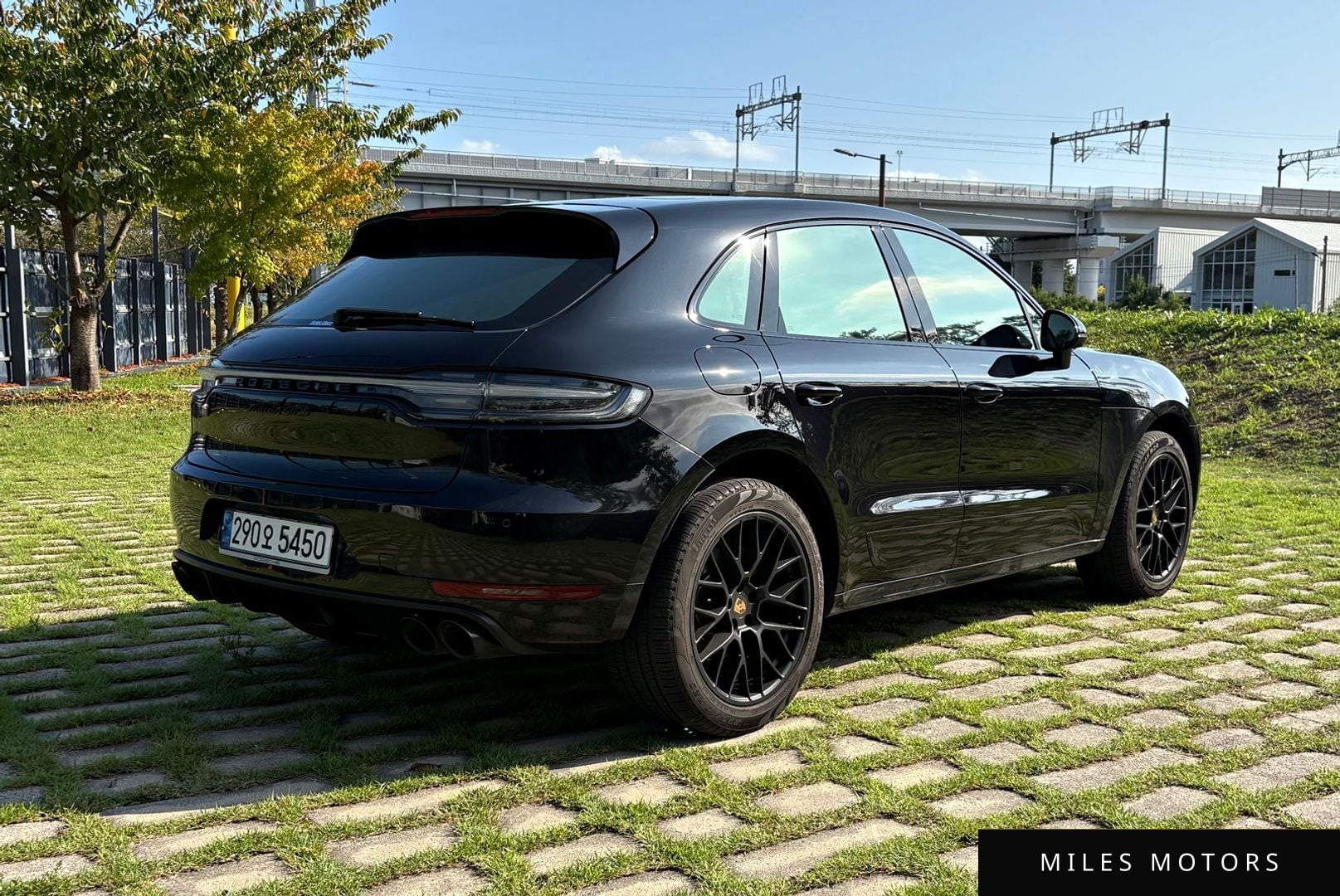 Porsche Macan 2020 — миниатюра 2