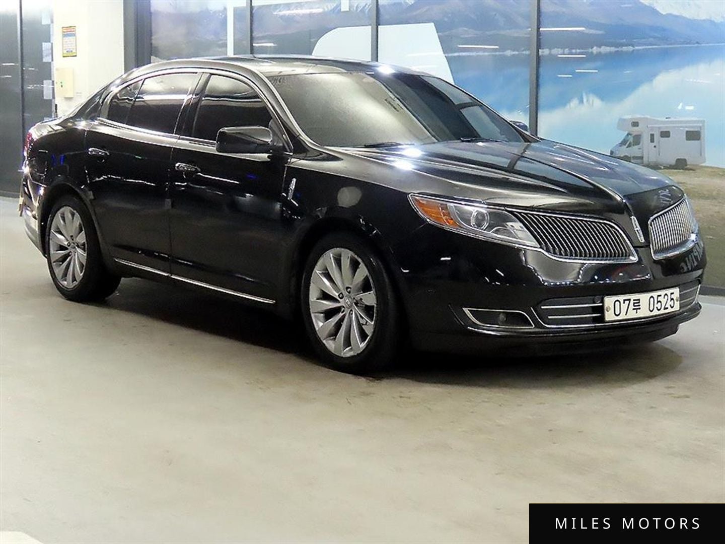 Lincoln MKS 2015 — фото 1 из 12