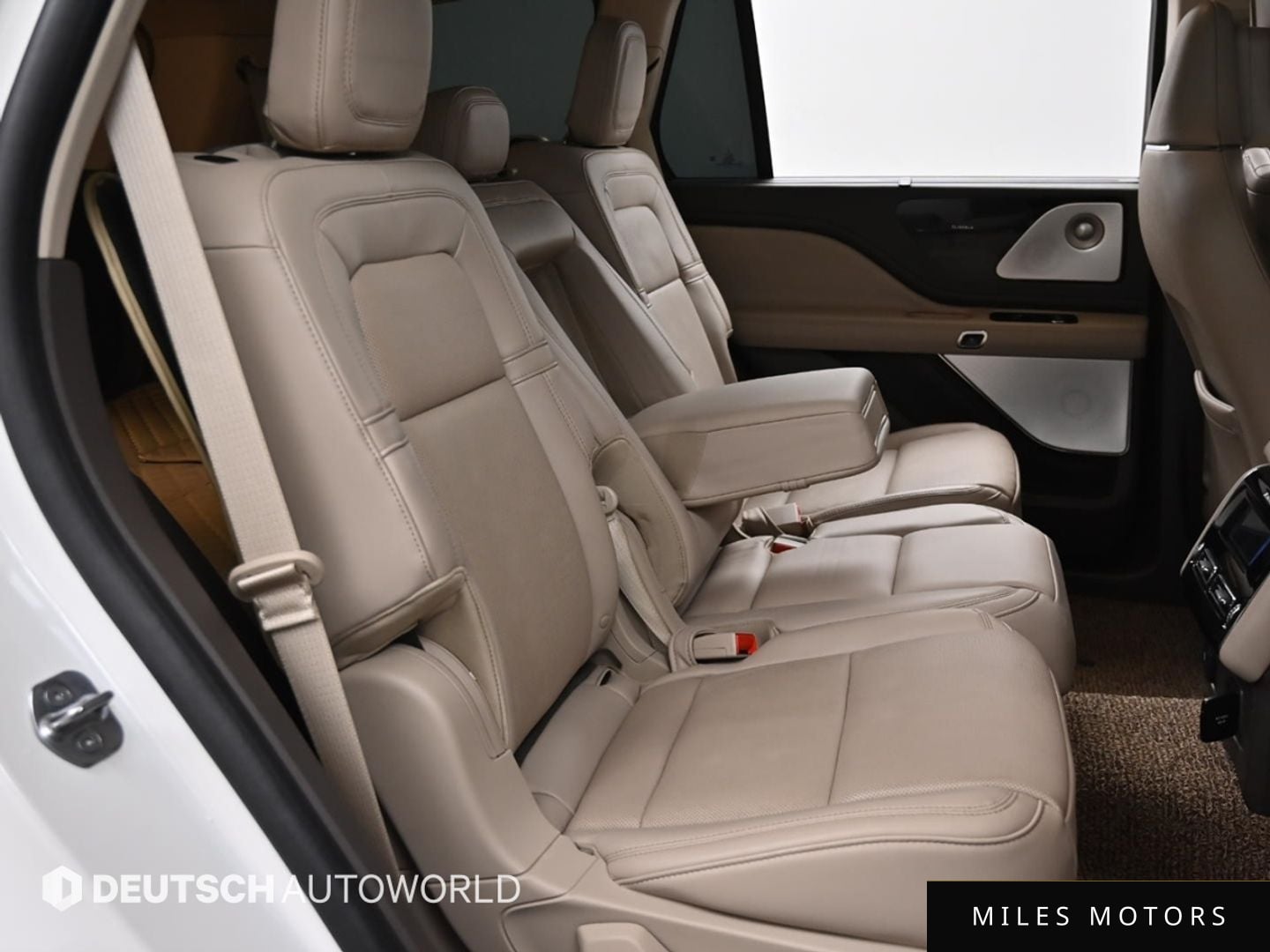 Lincoln Aviator 2023 — миниатюра 12