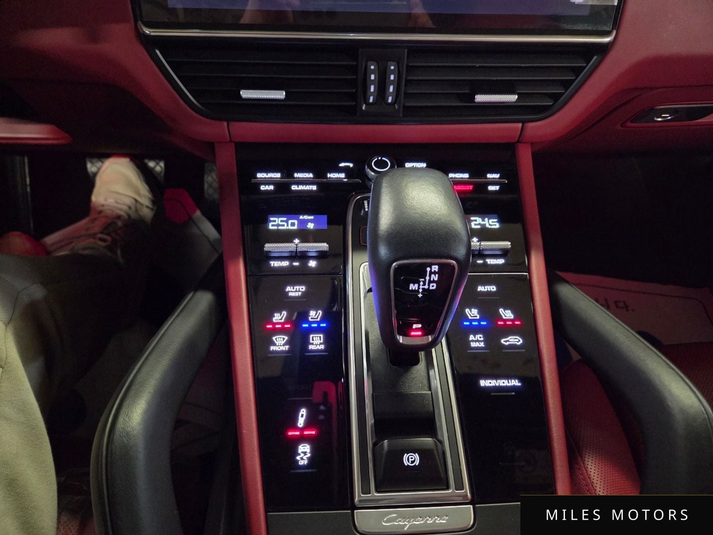 Porsche Cayenne 2022 — миниатюра 9