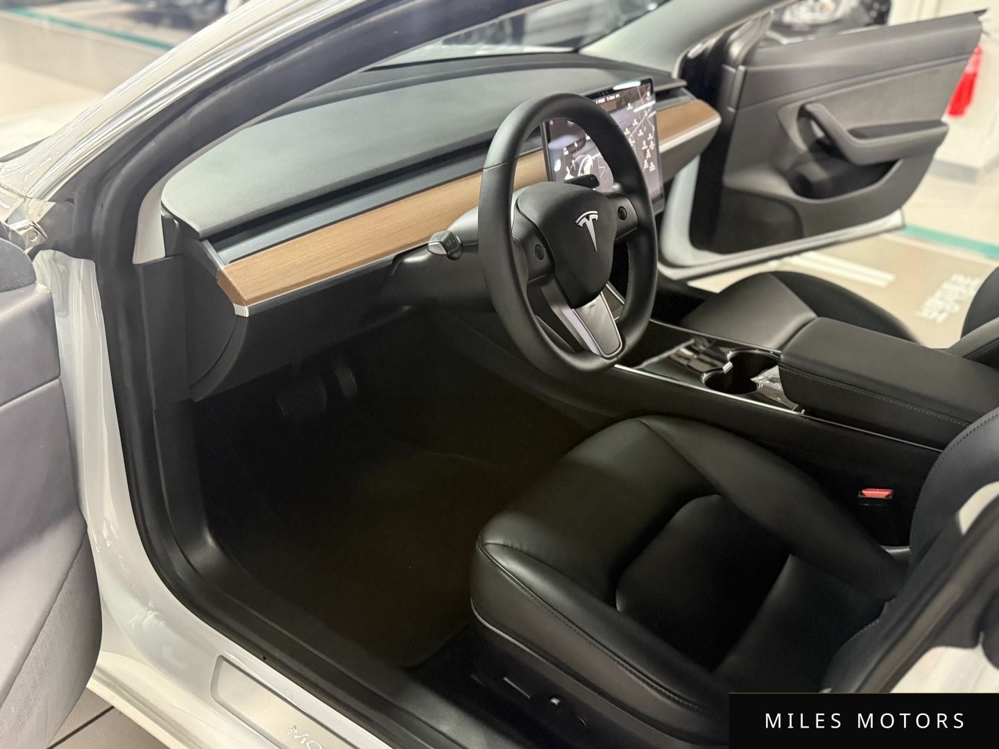 Tesla Model 3 2020 — миниатюра 8