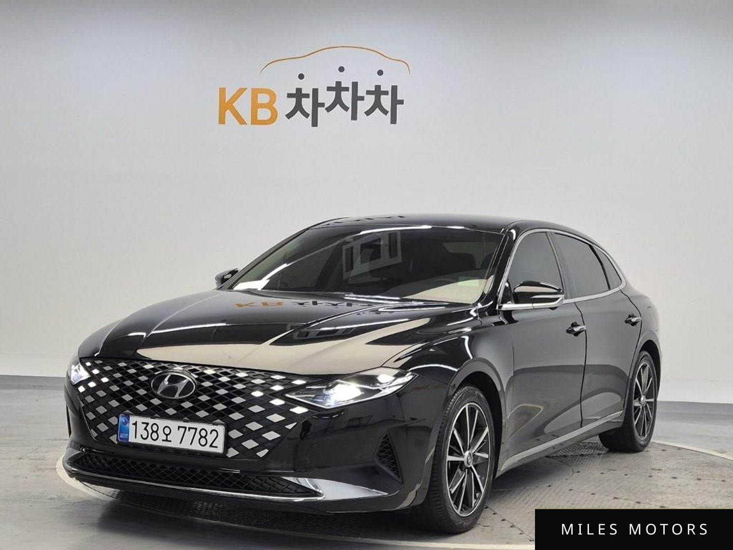 Hyundai Grandeur 2022 — фото 1 из 12