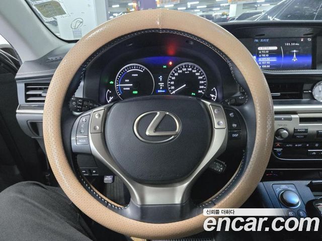 Лексус ES300h 2015 — миниатюра 6