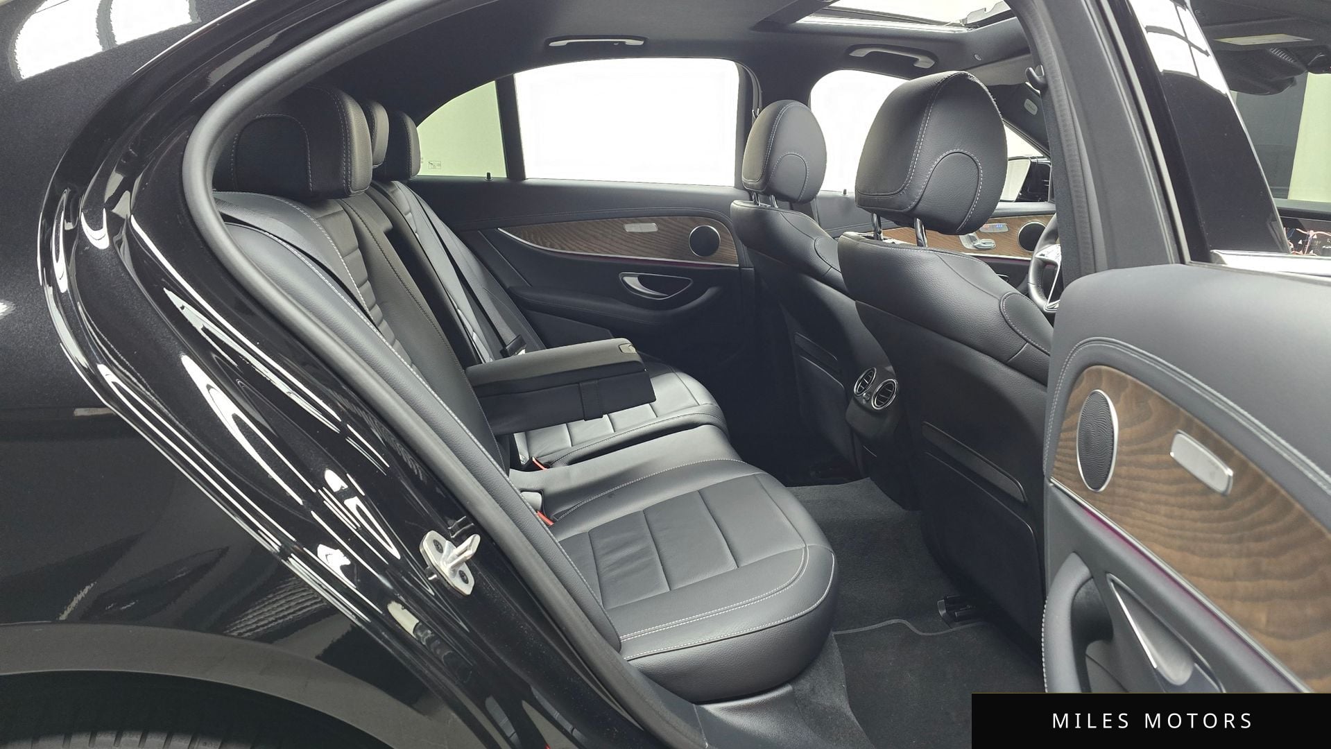 Mercedes-Benz E-클래스 W213 2023 — миниатюра 12