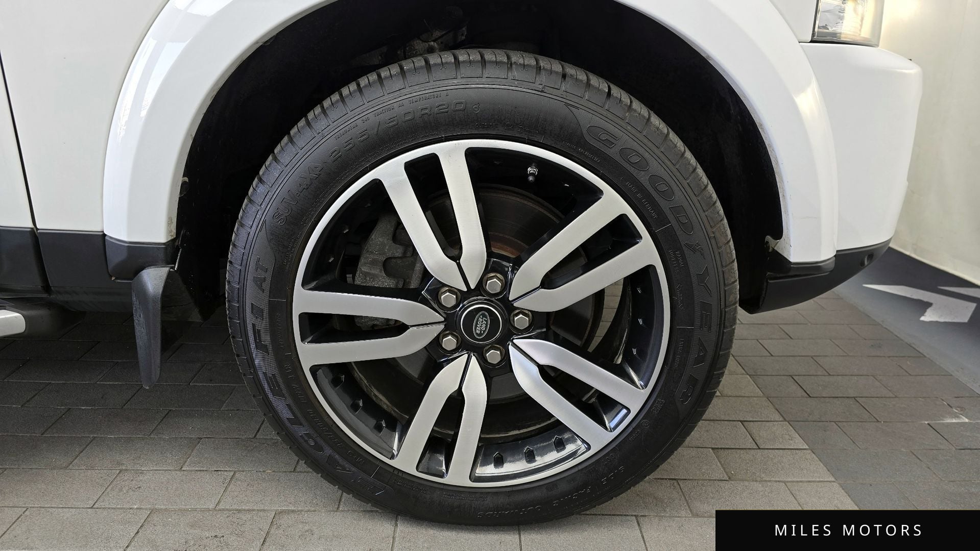 Land Rover Discovery 2016 — миниатюра 5