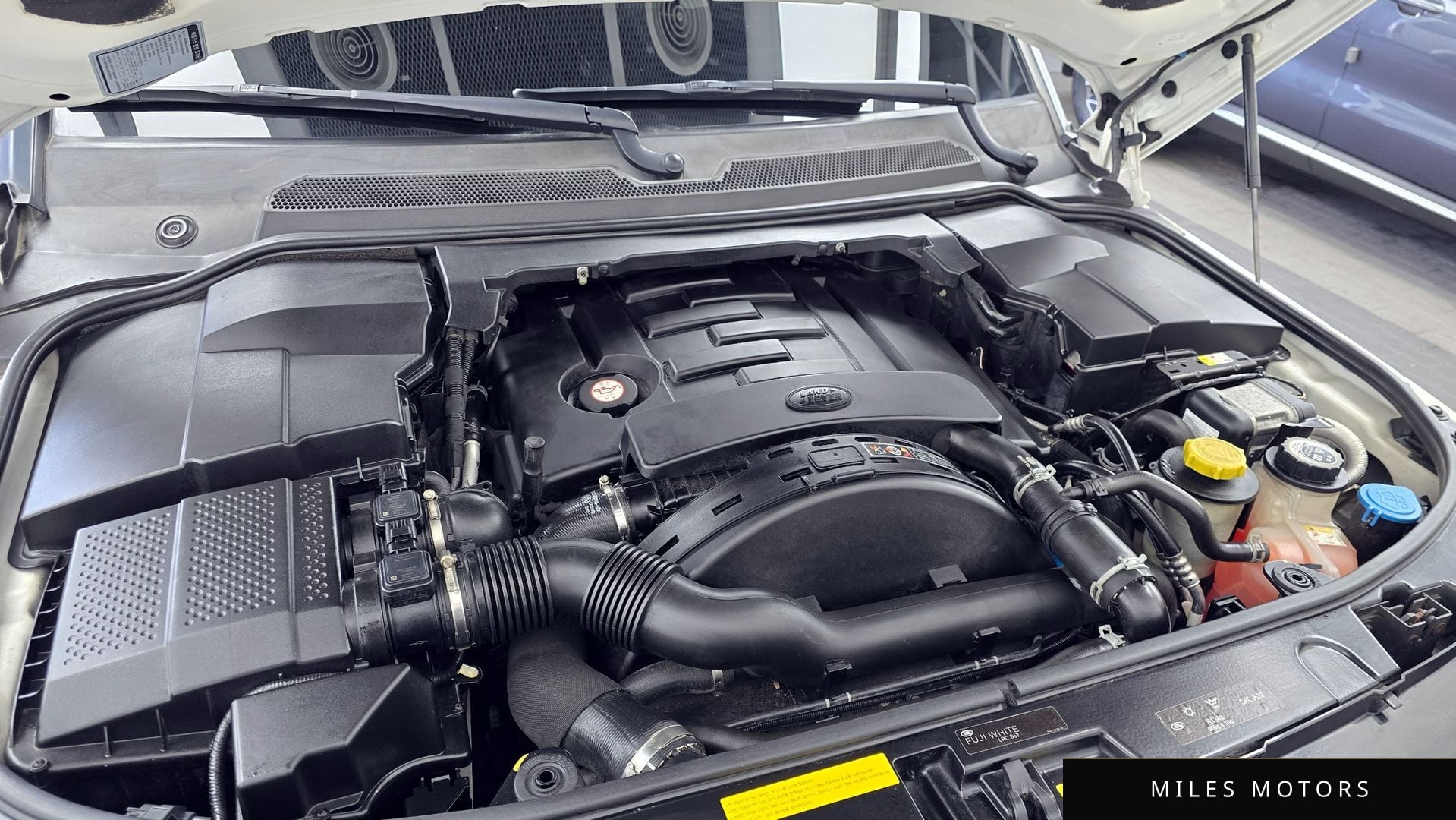 Land Rover Discovery 2016 — миниатюра 6
