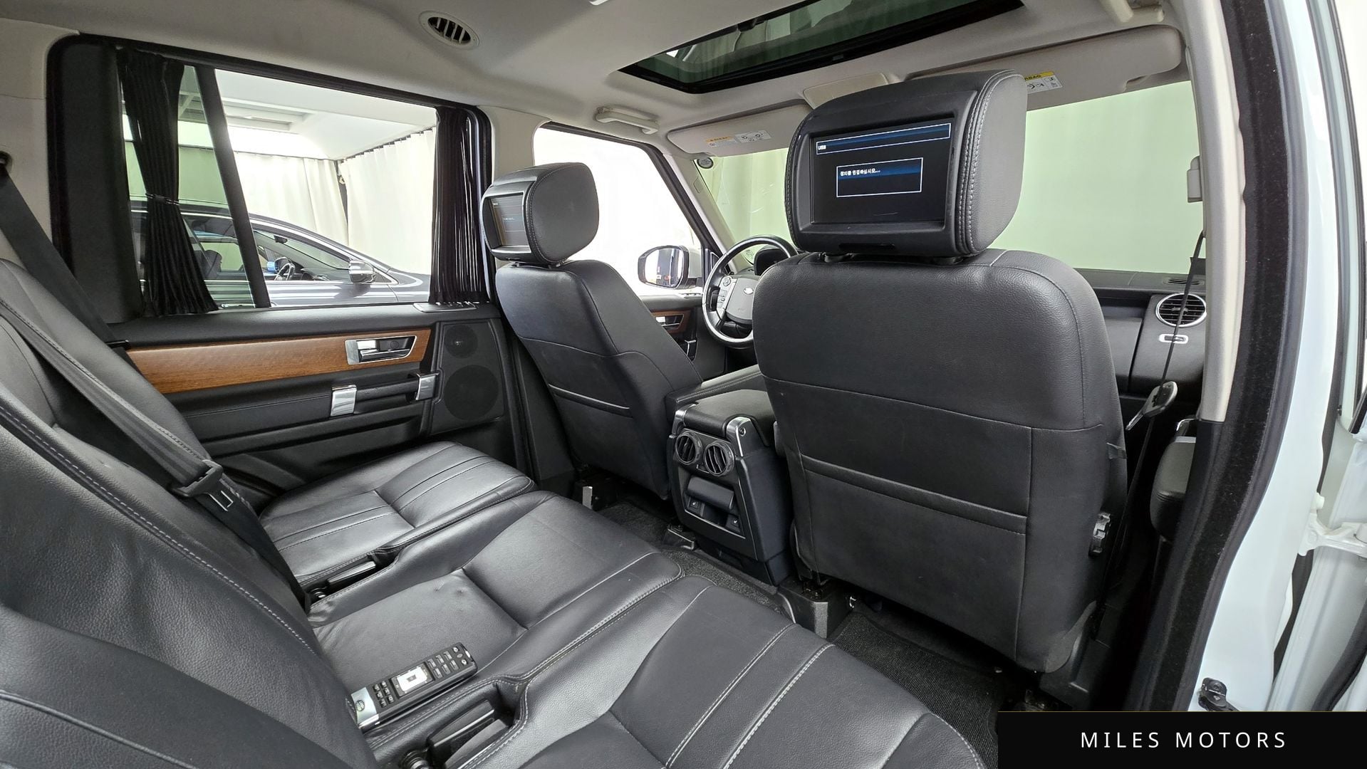 Land Rover Discovery 2016 — миниатюра 12