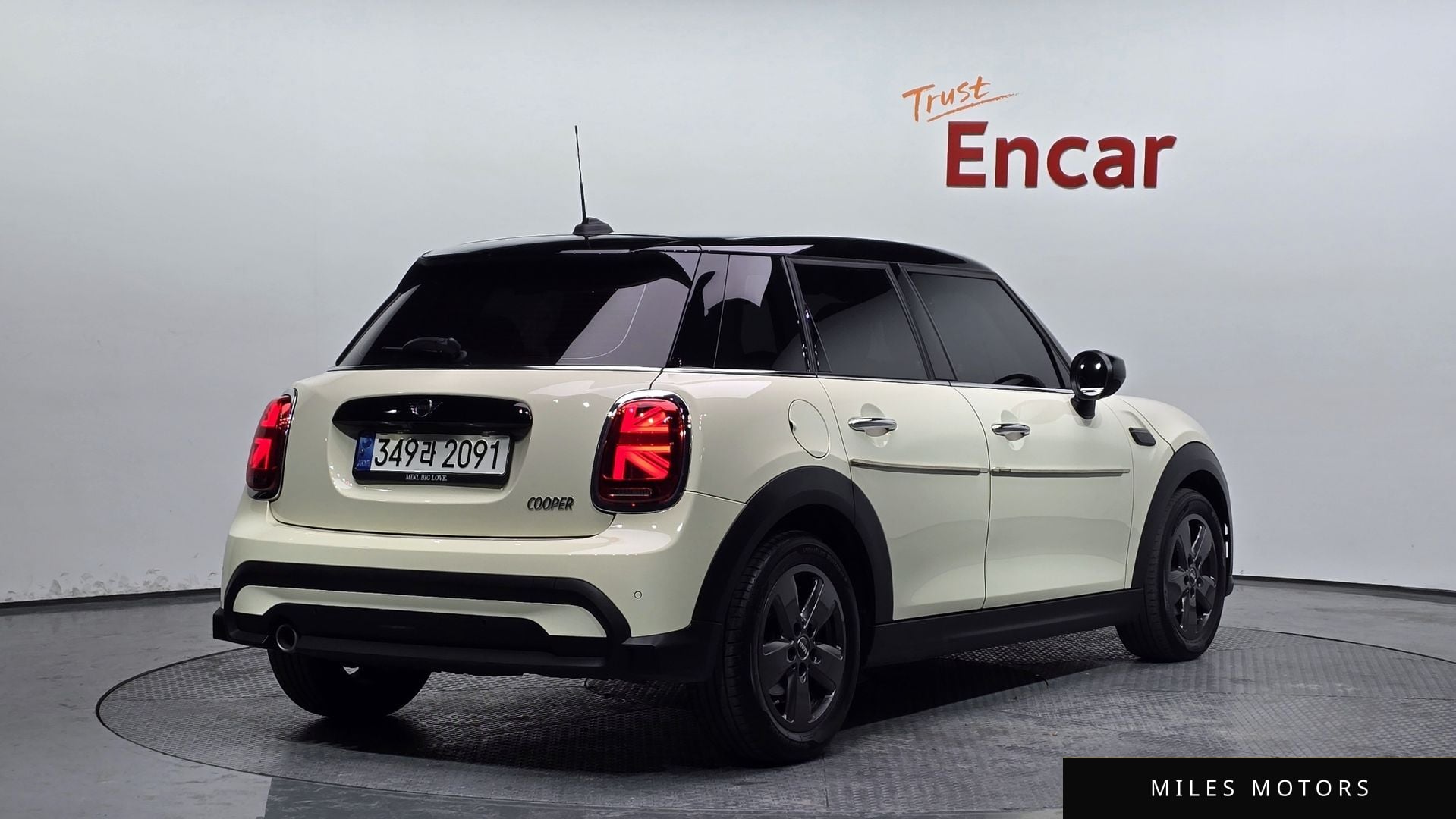 MINI Cooper 2023 — миниатюра 2