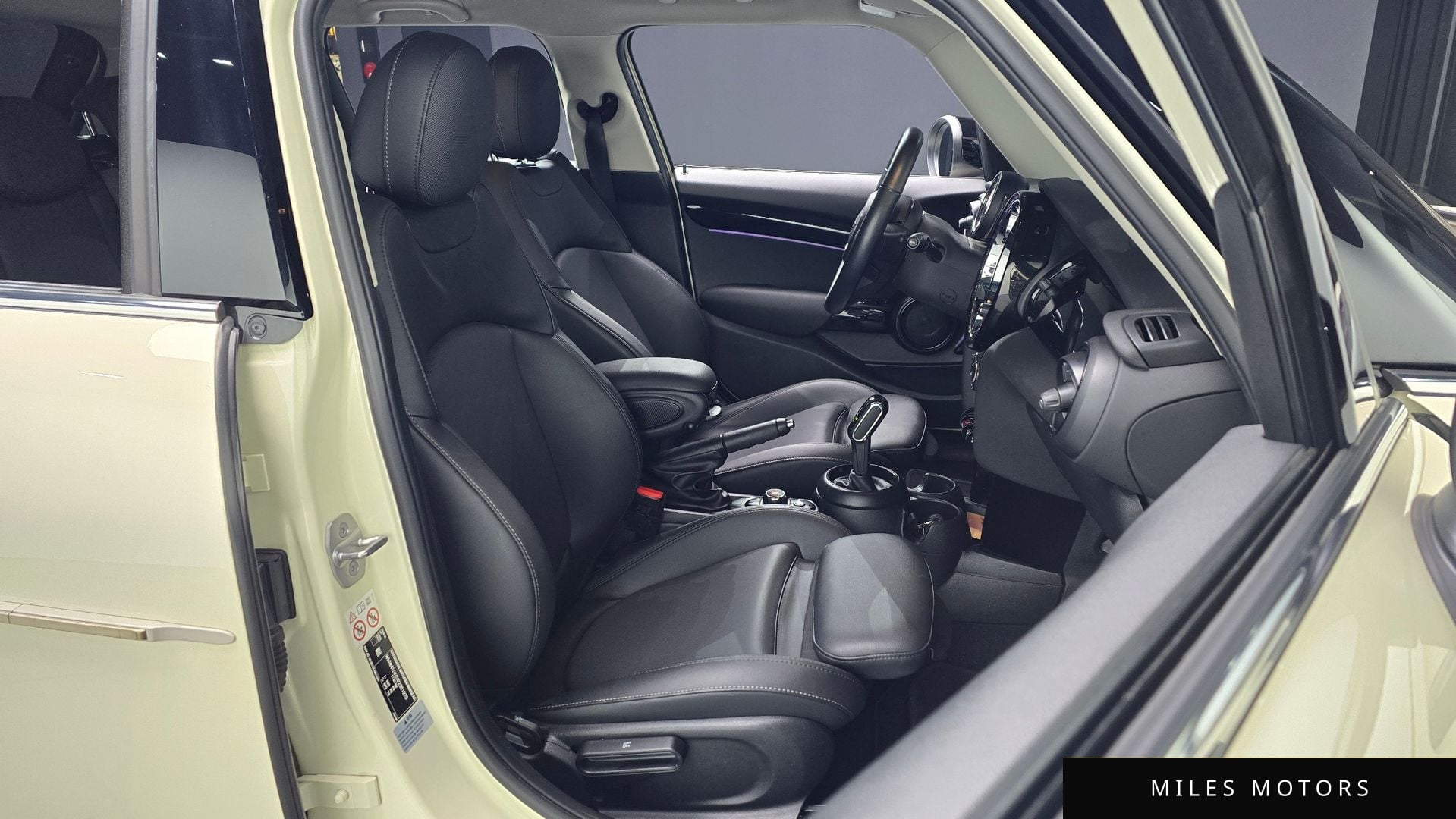 MINI Cooper 2023 — миниатюра 10