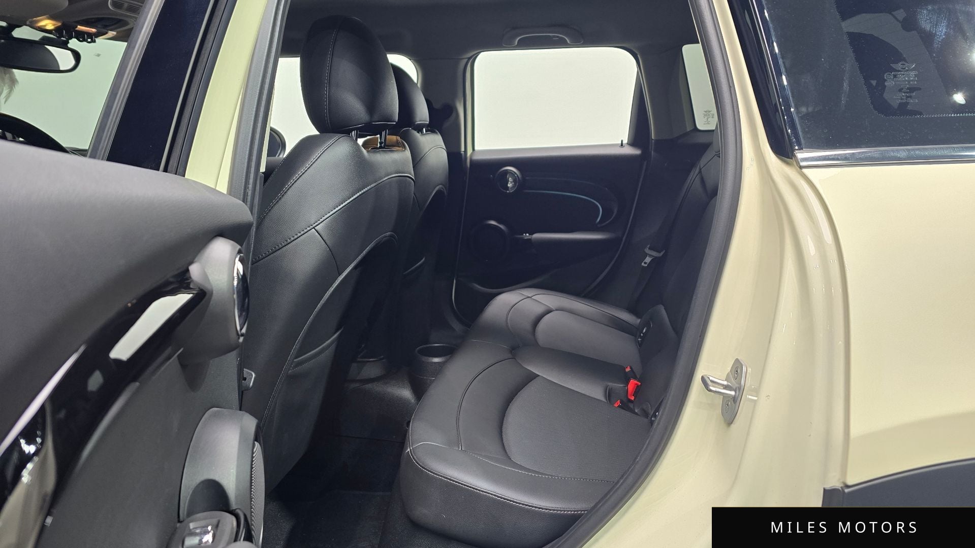 MINI Cooper 2023 — миниатюра 12