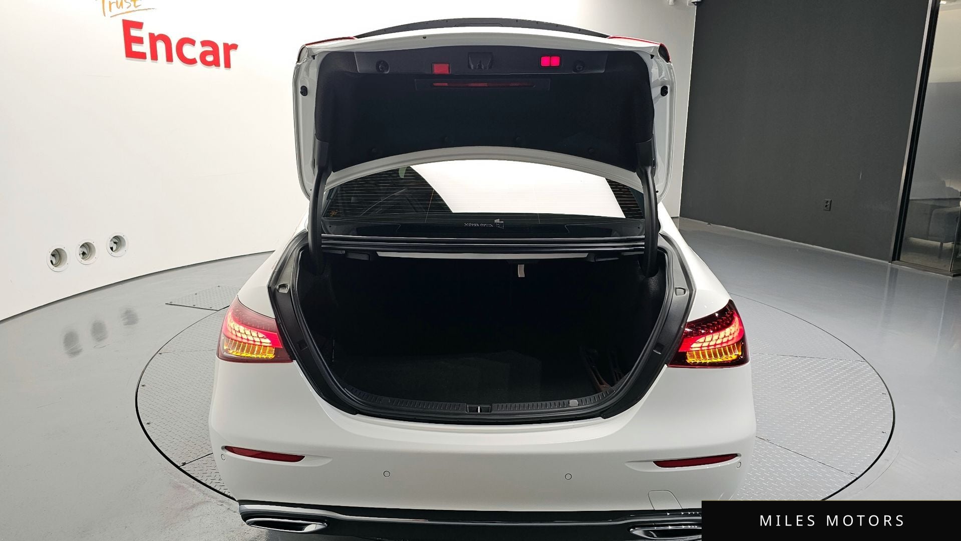 Mercedes-Benz E-클래스 W213 2021 — миниатюра 20