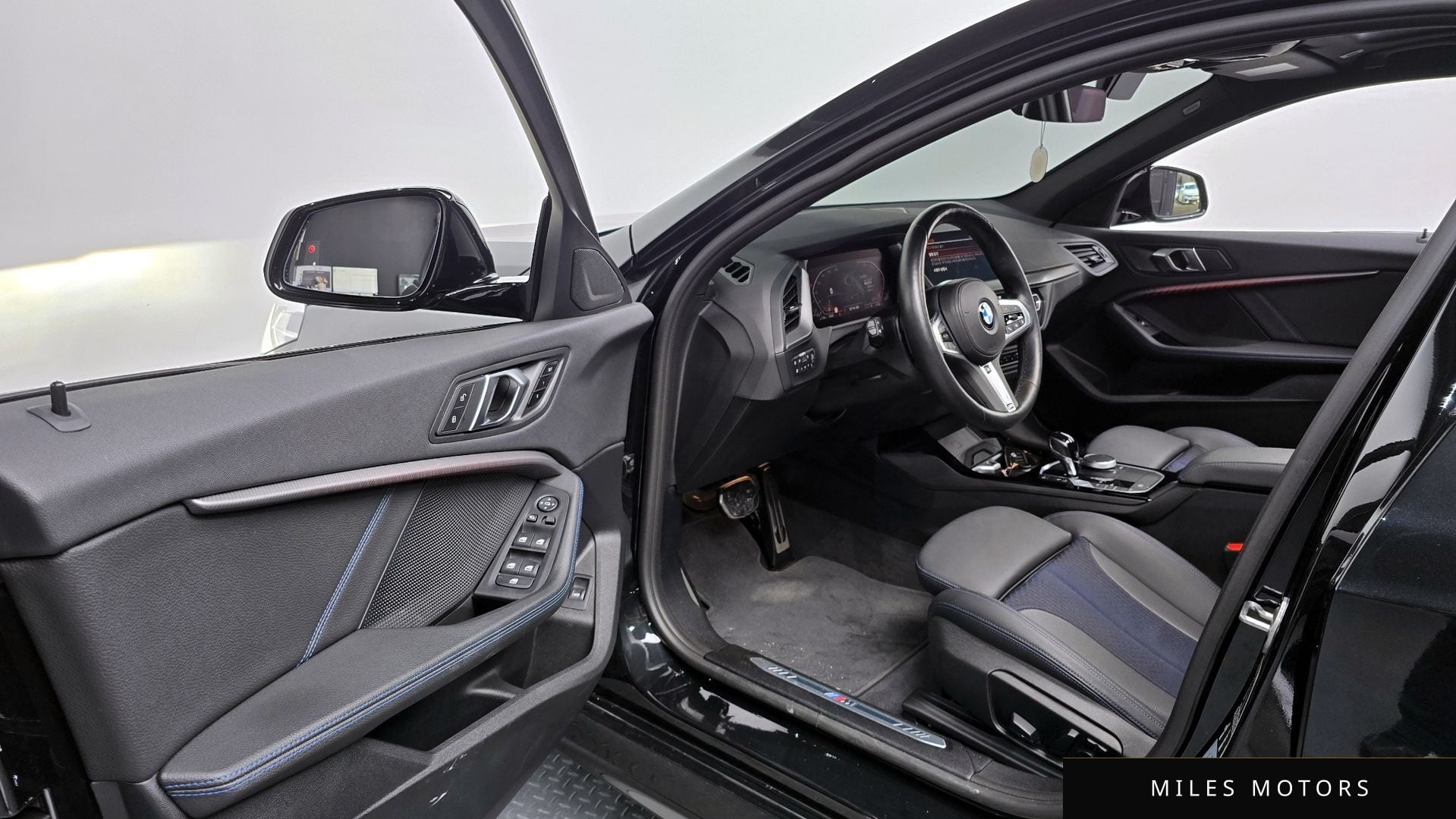 BMW 1 Series (F40) 2023 — миниатюра 11