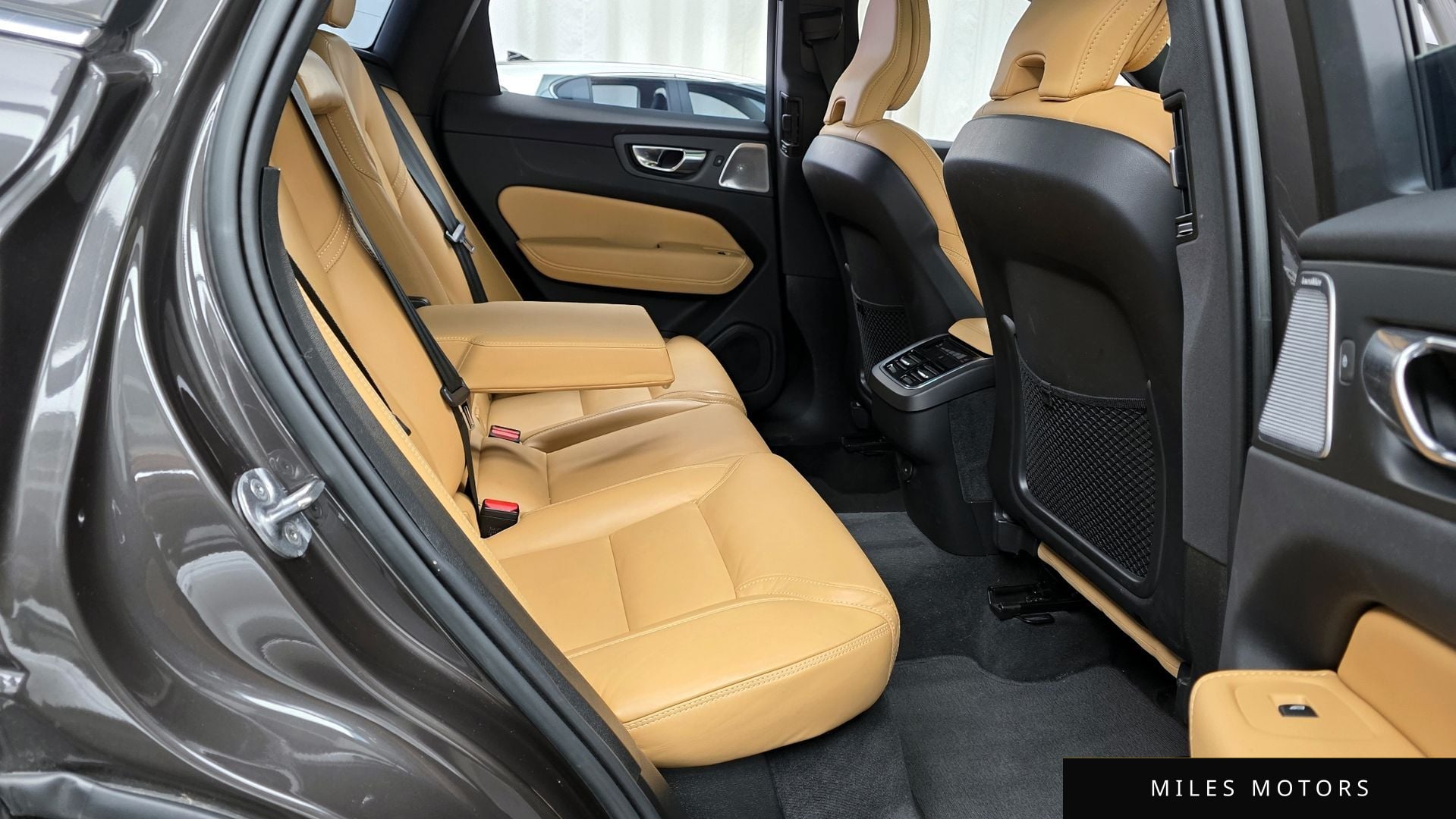 Volvo XC60 2022 — миниатюра 12