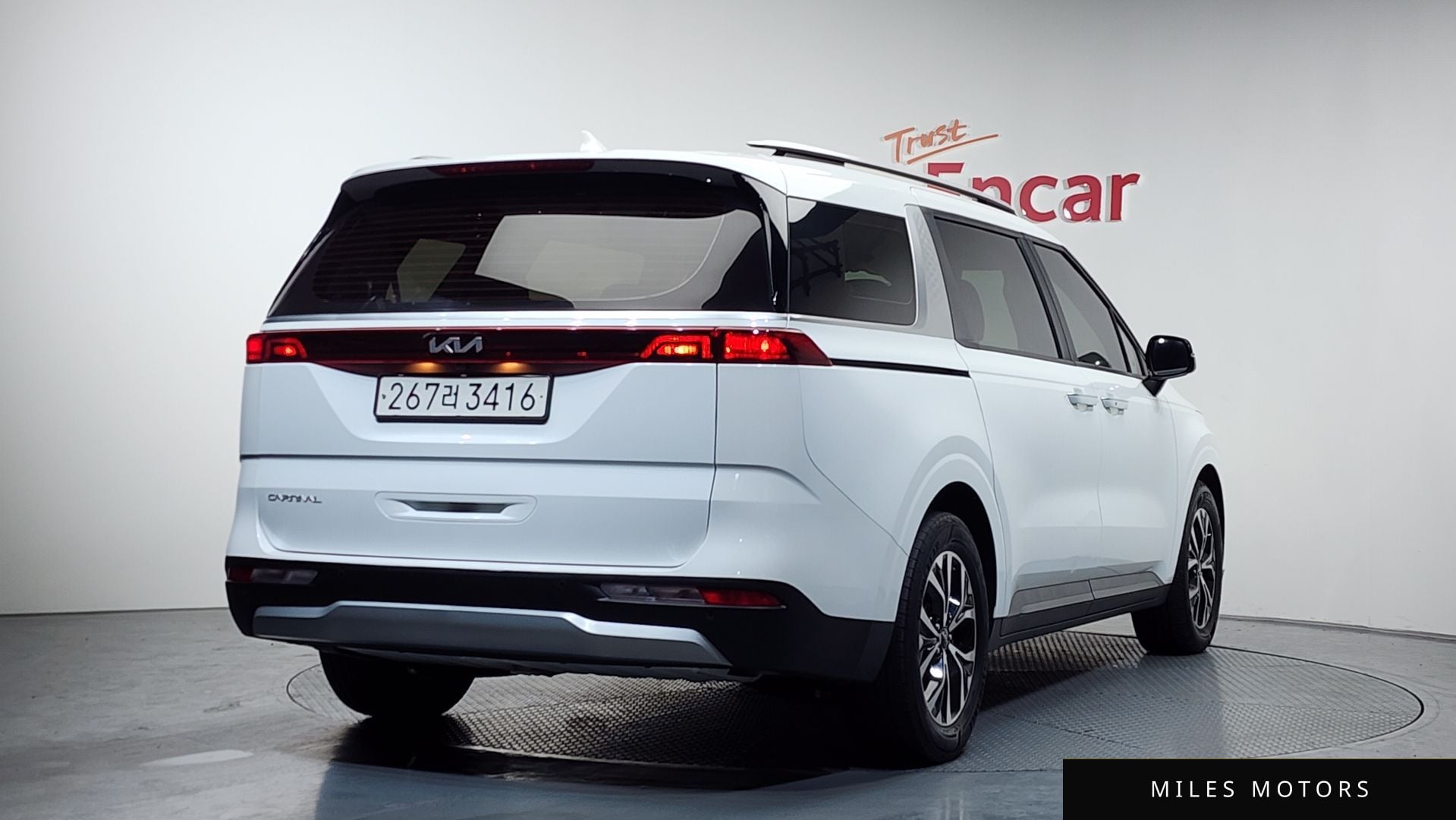 Kia Carnival 2023 — миниатюра 2