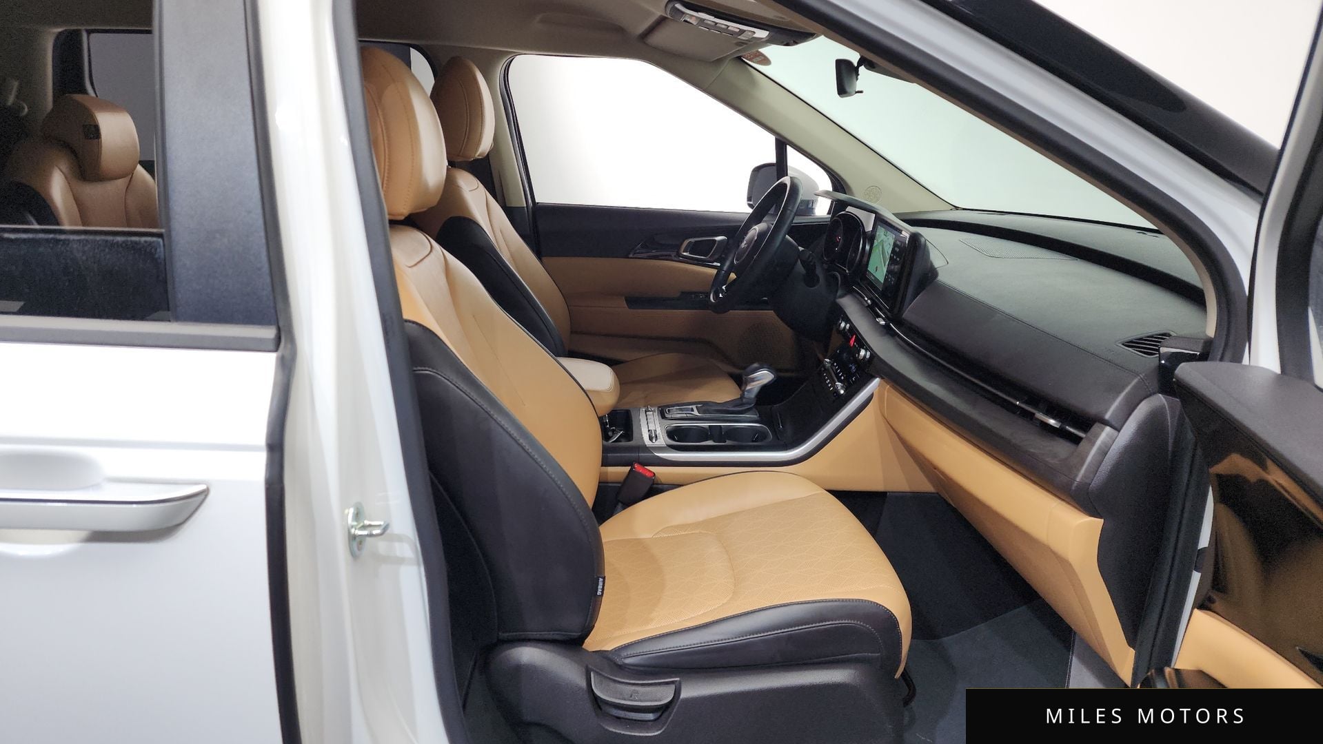 Kia Carnival 2023 — миниатюра 11