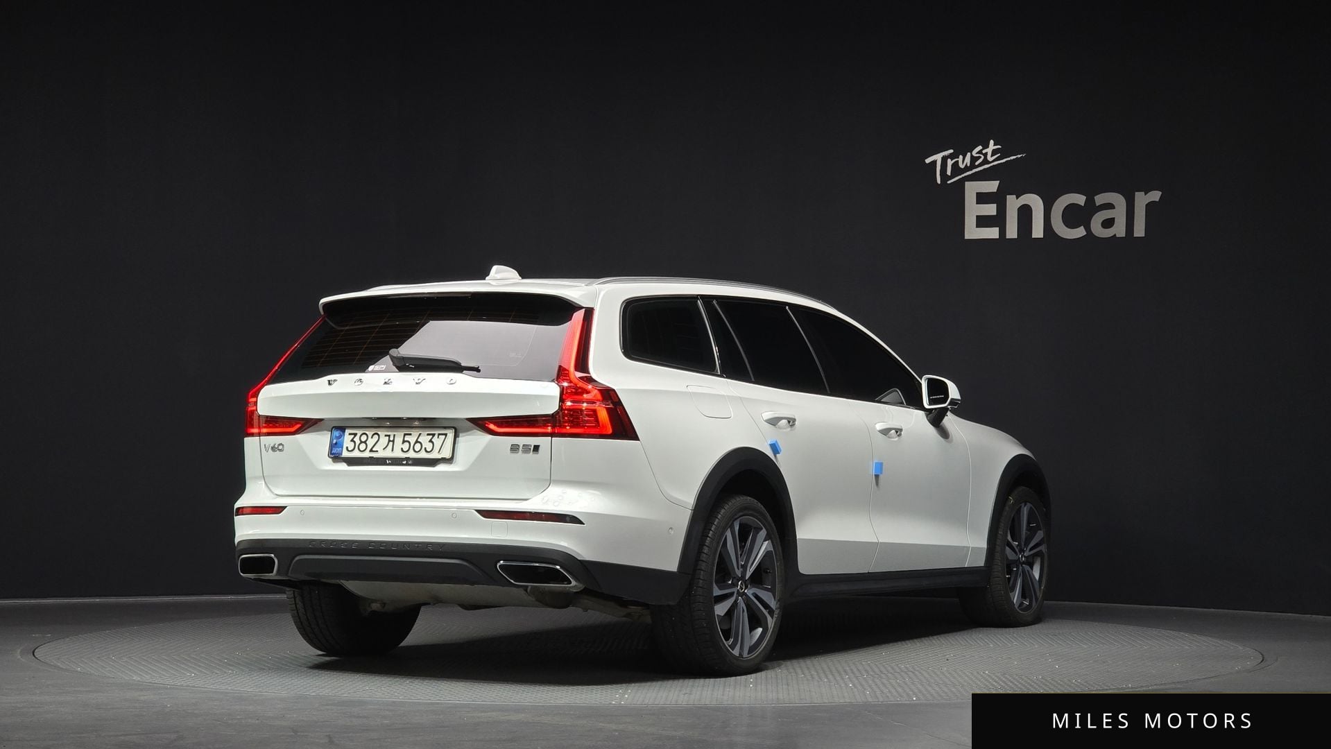 Volvo V60 2021 — миниатюра 2