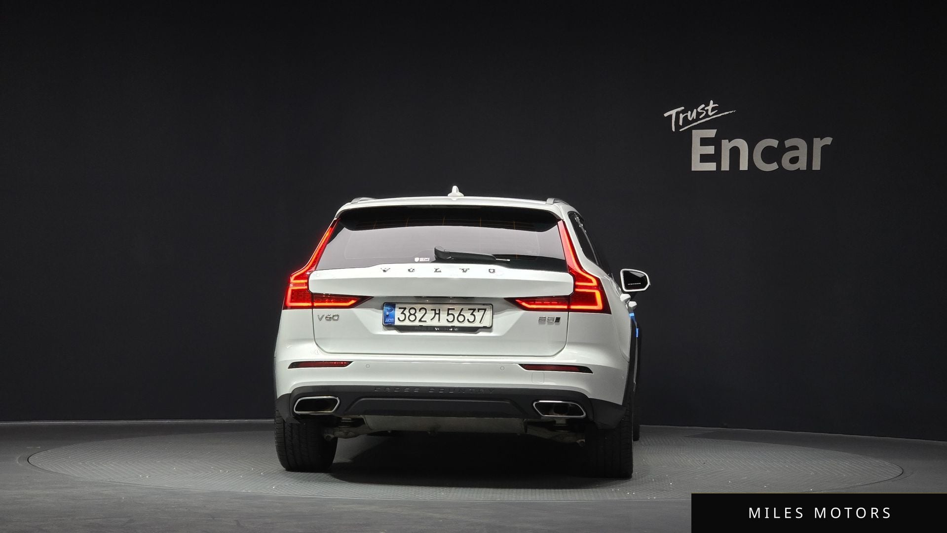 Volvo V60 2021 — миниатюра 4