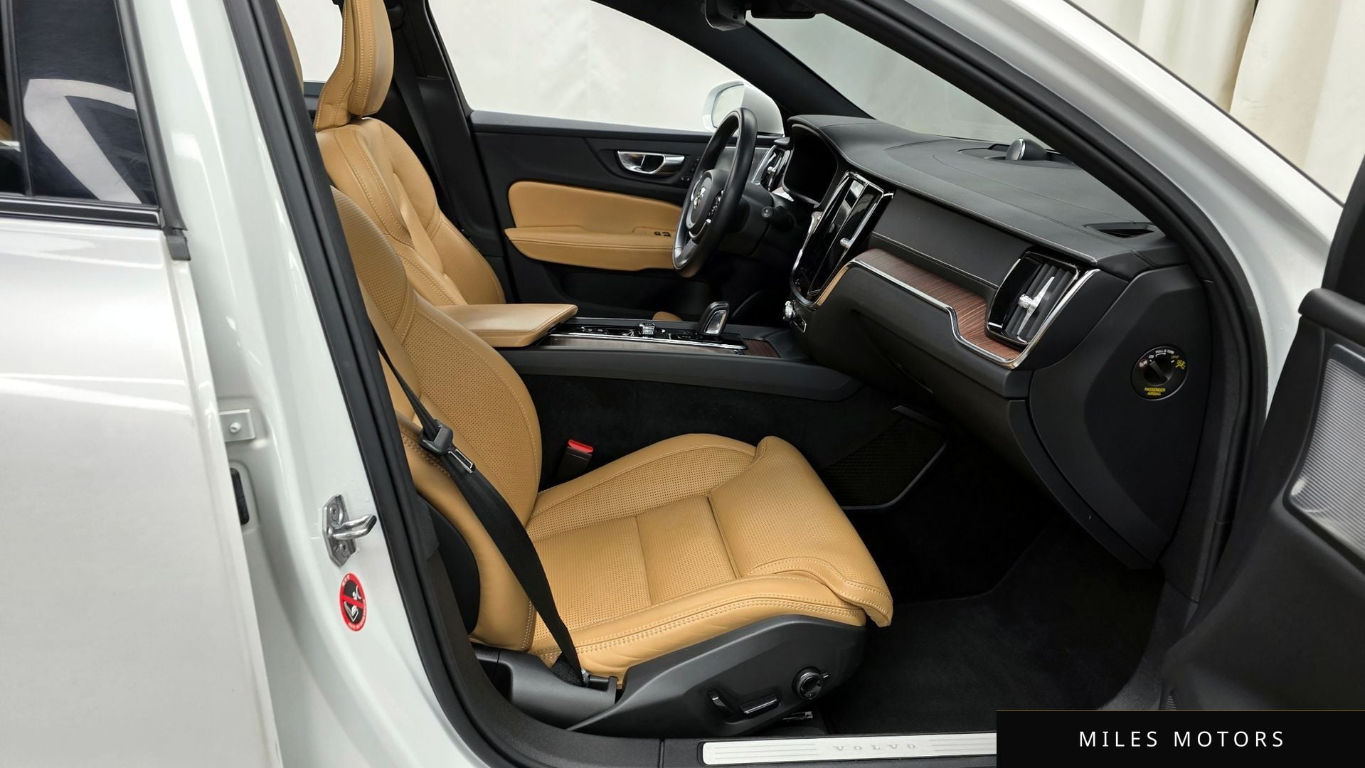 Volvo V60 2021 — миниатюра 11
