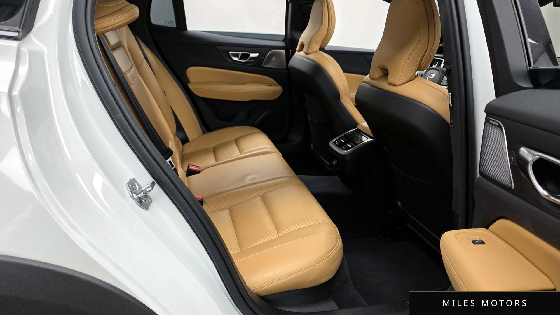 Volvo V60 2021 — миниатюра 12