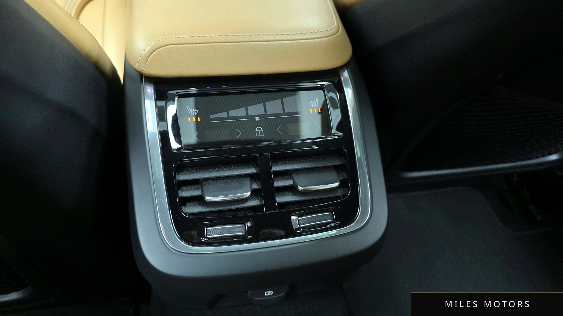 Volvo V60 2021 — миниатюра 18