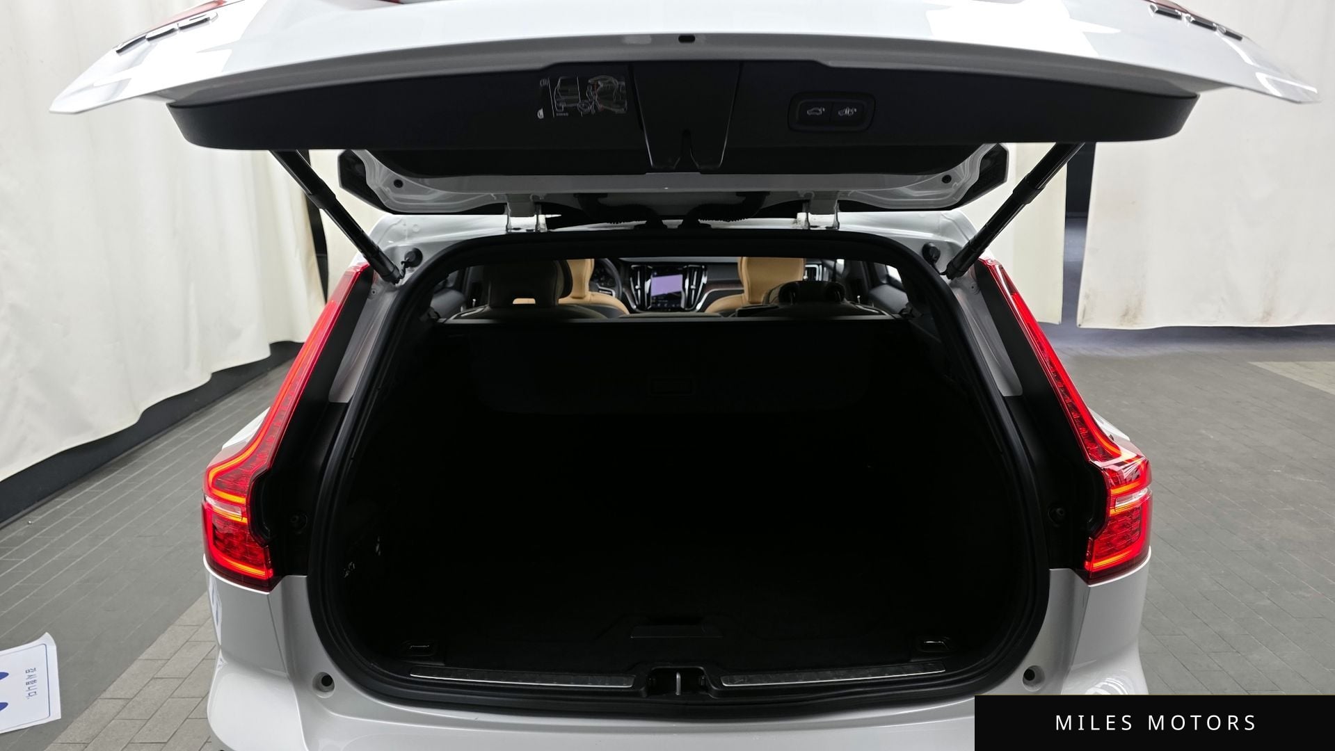 Volvo V60 2021 — миниатюра 20