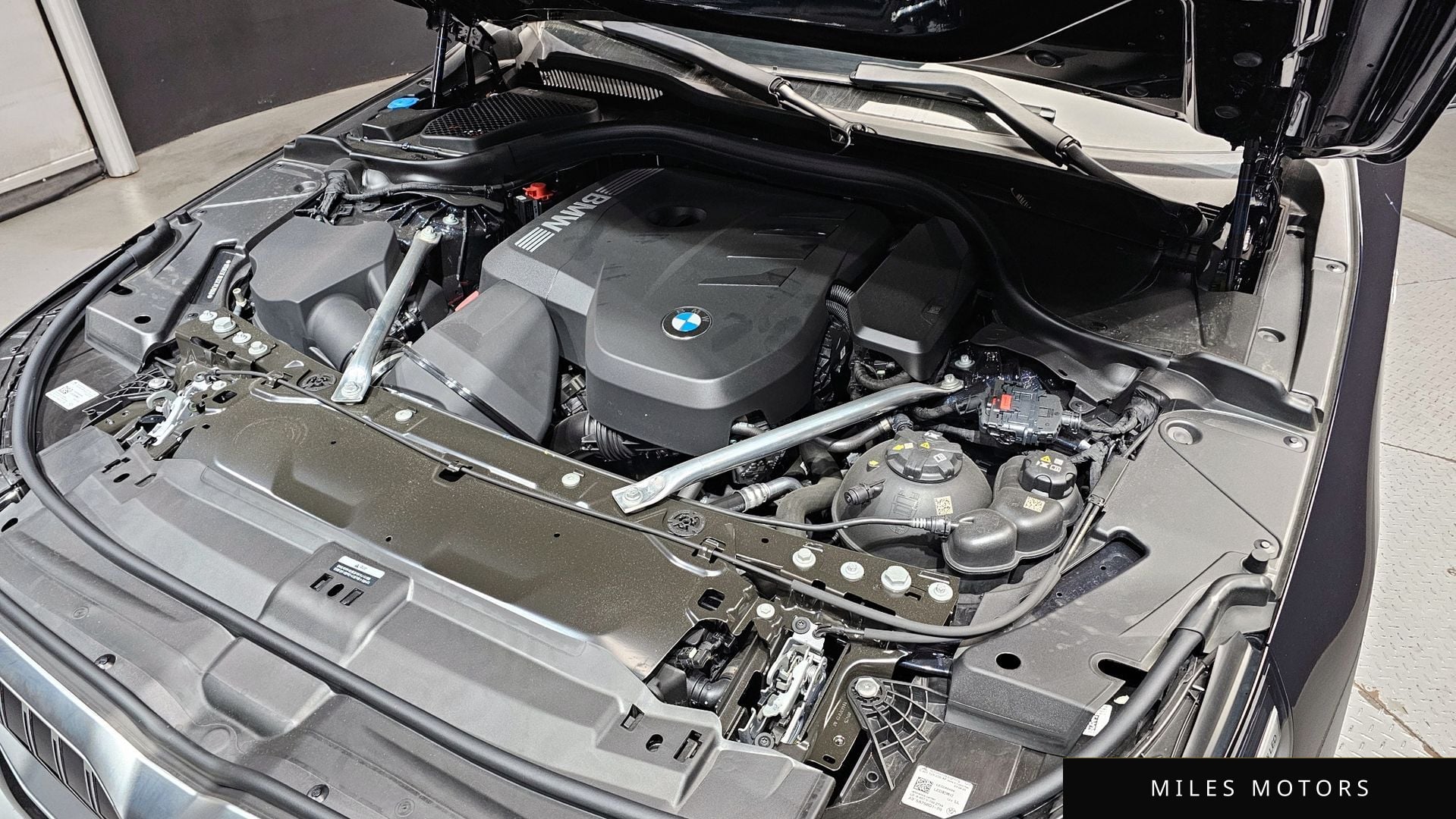 BMW 5 Series (G60) 2025 — миниатюра 6