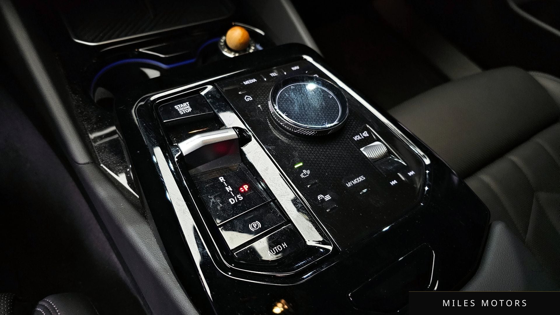 BMW 5 Series (G60) 2025 — миниатюра 9